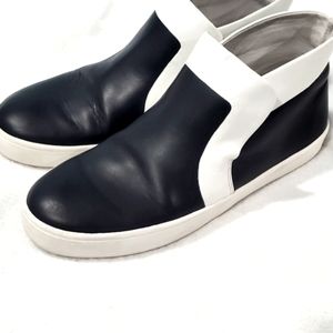 Derek Lam like-new faux leather slip on chelsea like shoes 37 UK / 7 US